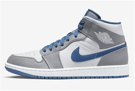 nike jordans mid blauw|jordan 1 mid true blue.